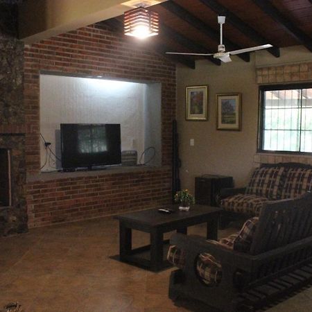 Posada San Miguel Paraguari Buitenkant foto