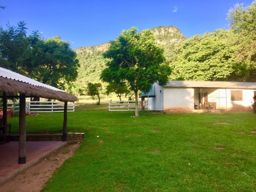 Posada San Miguel Paraguari Buitenkant foto